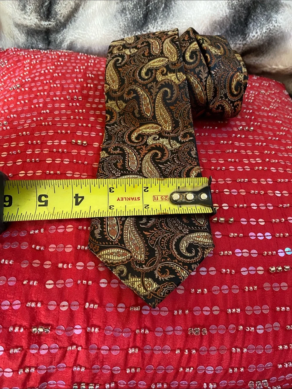 💯 Silk Hand Made Luxurious Black Gold Textured Paisley Tie